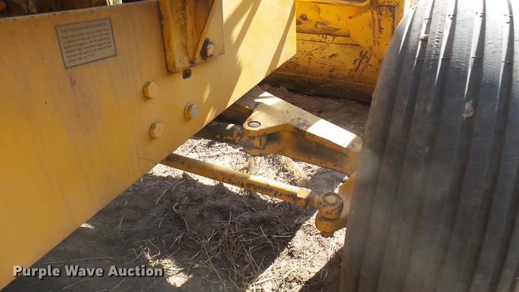 image for item EB9172 International 2400 Series B tractor