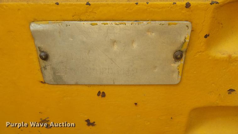 image for item EB9172 International 2400 Series B tractor