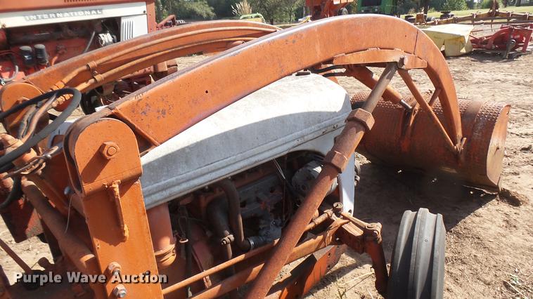 image for item EB9205 Ford 9N tractor