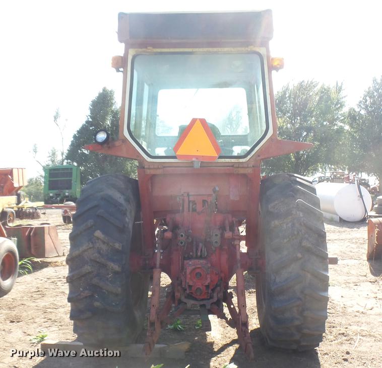 image for item EB9206 International 966 tractor