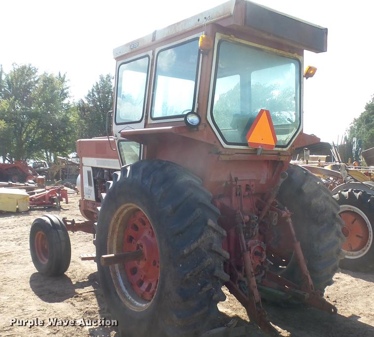 image for item EB9206 International 966 tractor