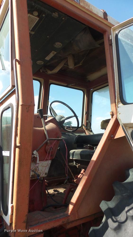 image for item EB9206 International 966 tractor