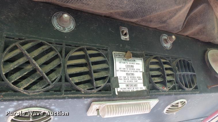 image for item EB9206 International 966 tractor