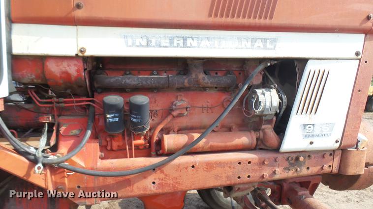 image for item EB9206 International 966 tractor