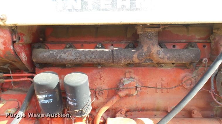 image for item EB9206 International 966 tractor