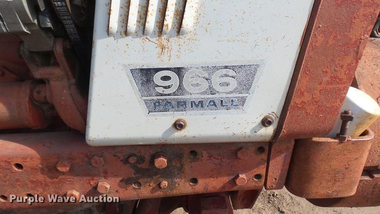 image for item EB9206 International 966 tractor