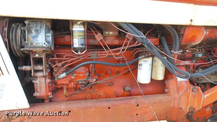 image for item EB9206 International 966 tractor