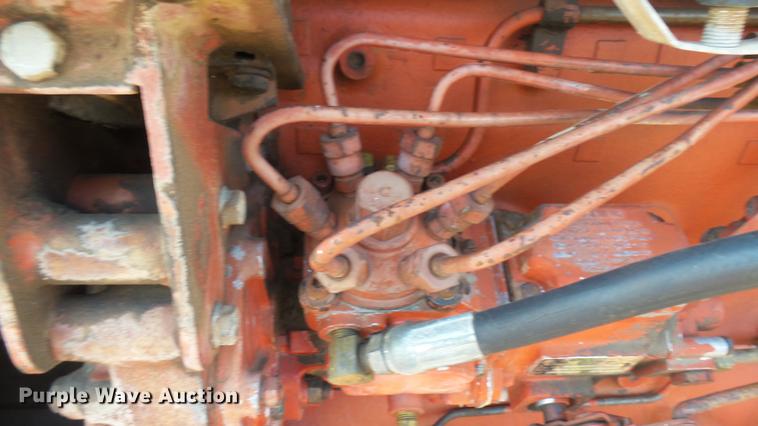 image for item EB9206 International 966 tractor