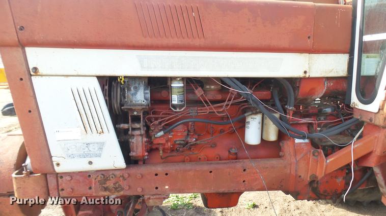 image for item EB9206 International 966 tractor