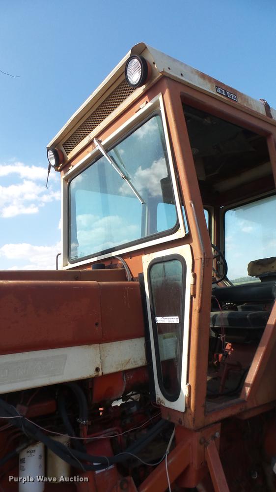 image for item EB9206 International 966 tractor