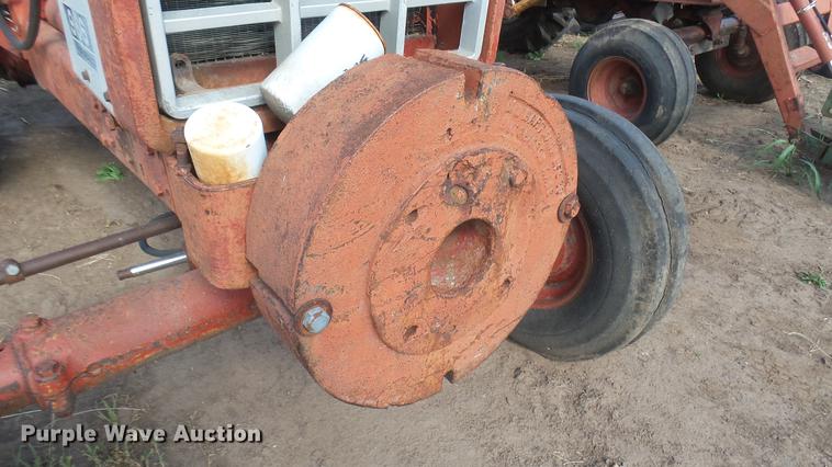 image for item EB9206 International 966 tractor