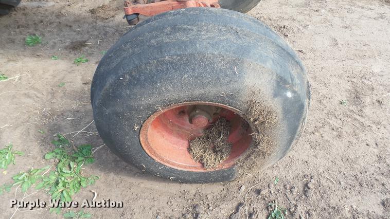 image for item EB9206 International 966 tractor