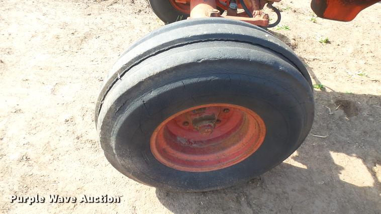 image for item EB9206 International 966 tractor