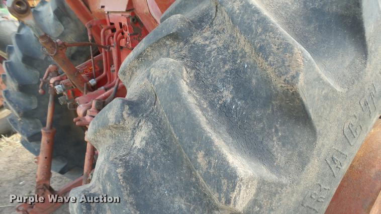 image for item EB9206 International 966 tractor