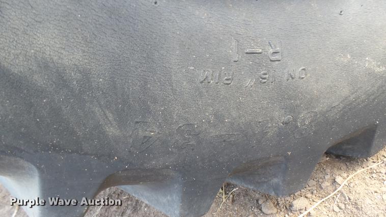 image for item EB9206 International 966 tractor