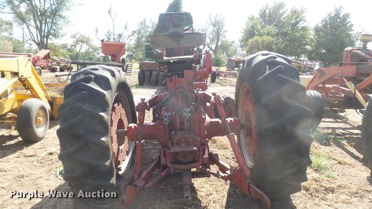 image for item EB9208 Farmall F1206 tractor