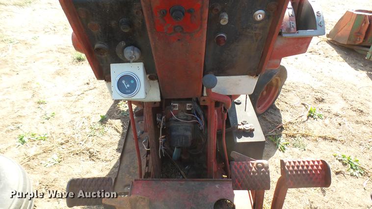 image for item EB9208 Farmall F1206 tractor