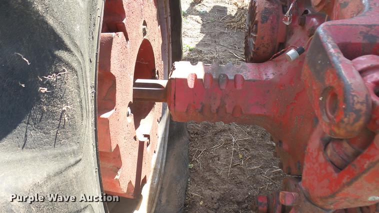 image for item EB9208 Farmall F1206 tractor