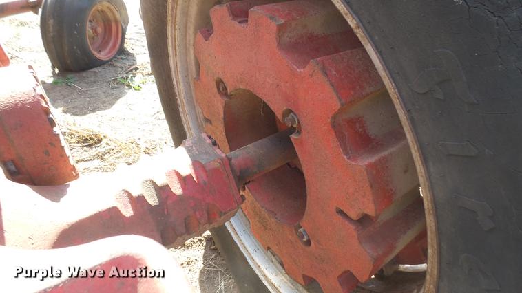 image for item EB9208 Farmall F1206 tractor