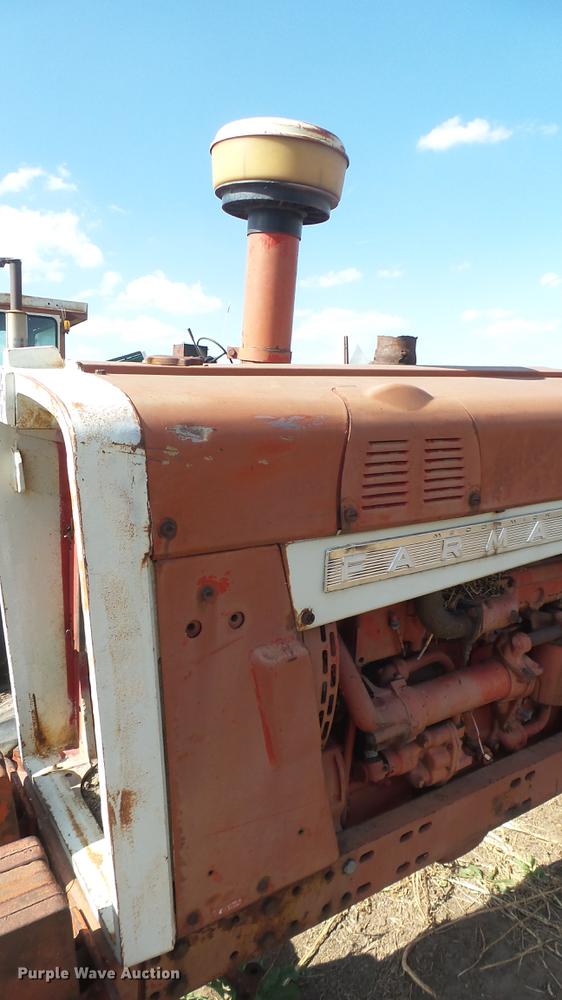 image for item EB9208 Farmall F1206 tractor