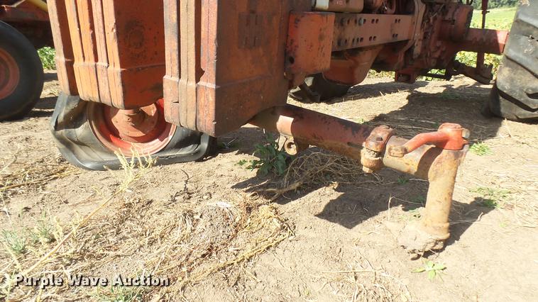 image for item EB9208 Farmall F1206 tractor