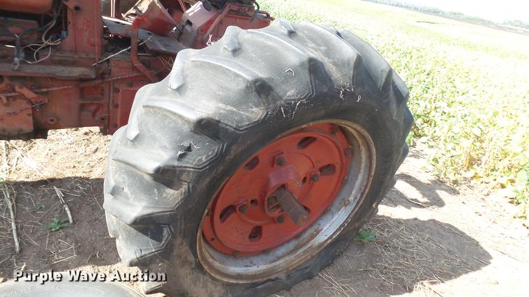 image for item EB9208 Farmall F1206 tractor