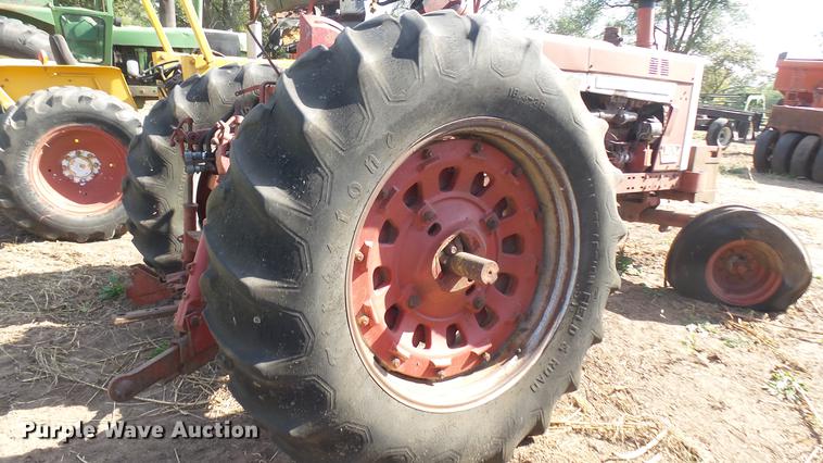 image for item EB9208 Farmall F1206 tractor