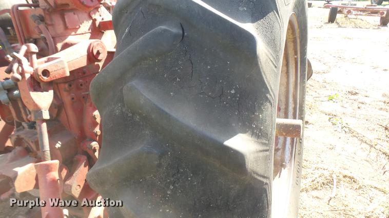 image for item EB9208 Farmall F1206 tractor