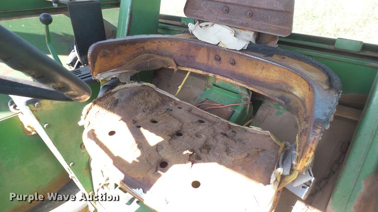 image for item EB9209 John Deere 4320 tractor