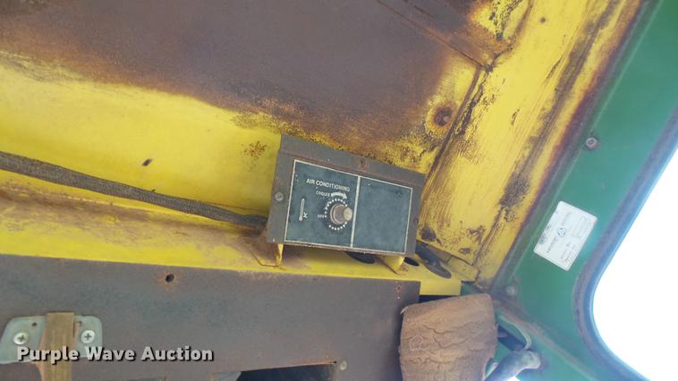 image for item EB9209 John Deere 4320 tractor