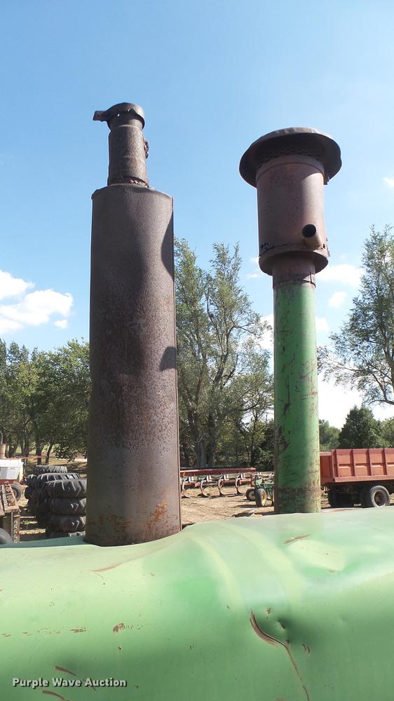 image for item EB9209 John Deere 4320 tractor