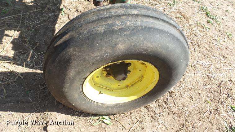 image for item EB9209 John Deere 4320 tractor