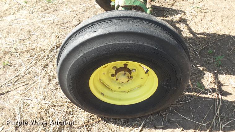 image for item EB9209 John Deere 4320 tractor