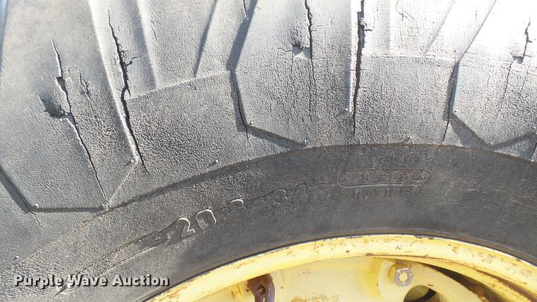 image for item EB9209 John Deere 4320 tractor