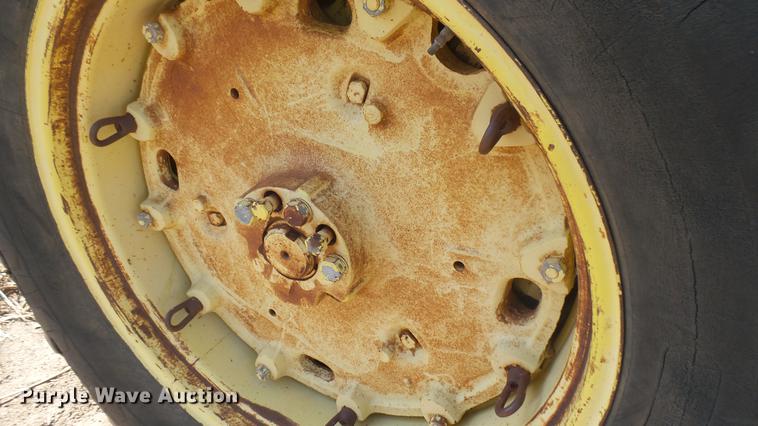 image for item EB9209 John Deere 4320 tractor