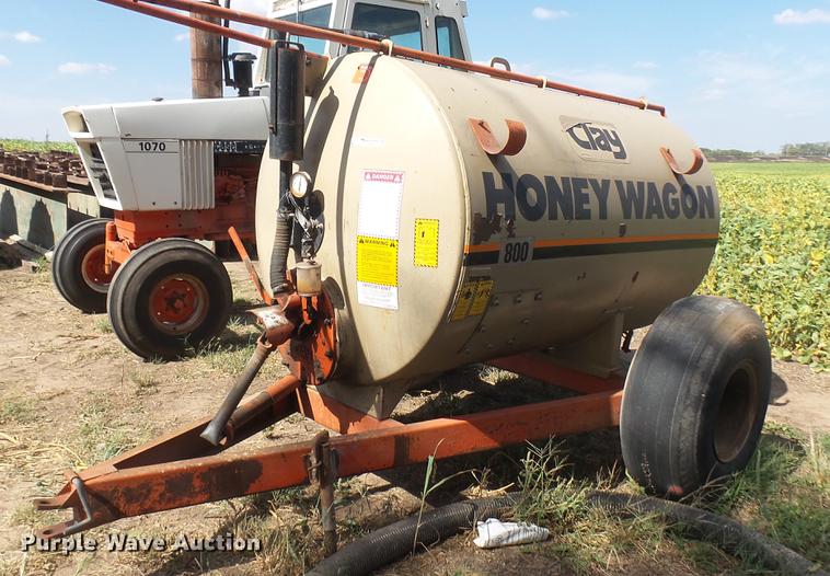 Clay 800 honey wagon in Mt. Hope, KS Item EB9213 sold Purple Wave