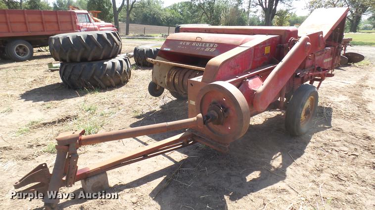 image for item EB9229 New Holland Hayliner 68 square baler