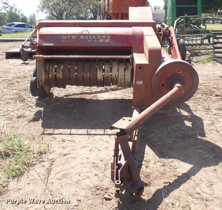 image for item EB9229 New Holland Hayliner 68 square baler