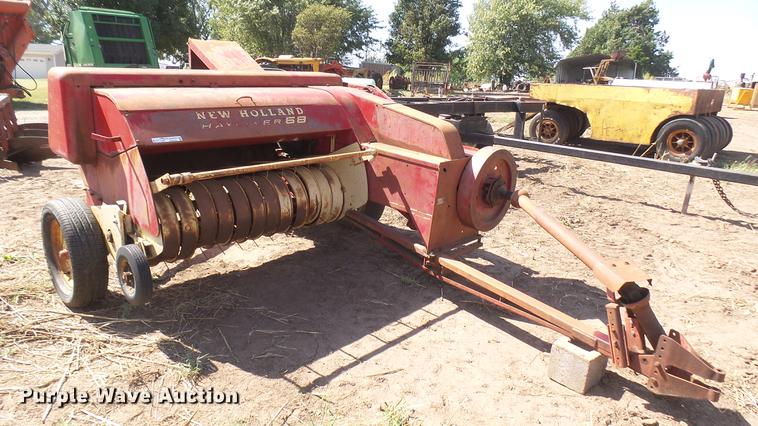 image for item EB9229 New Holland Hayliner 68 square baler