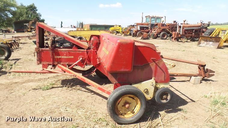 image for item EB9229 New Holland Hayliner 68 square baler