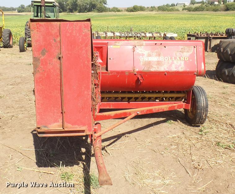 image for item EB9229 New Holland Hayliner 68 square baler