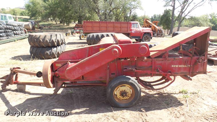 image for item EB9229 New Holland Hayliner 68 square baler