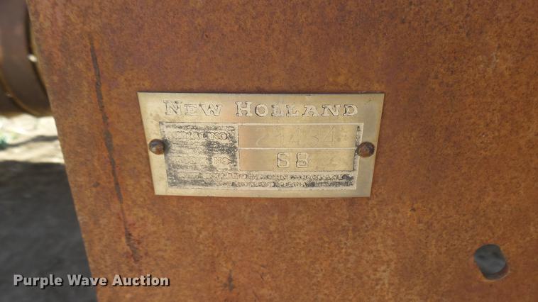 image for item EB9229 New Holland Hayliner 68 square baler