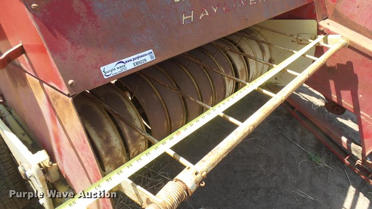 image for item EB9229 New Holland Hayliner 68 square baler