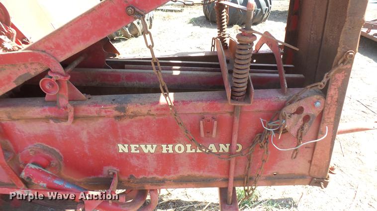 image for item EB9229 New Holland Hayliner 68 square baler