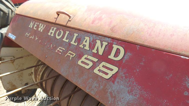image for item EB9229 New Holland Hayliner 68 square baler
