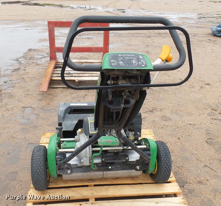 image for item EB9386 John Deere 220B greens mower