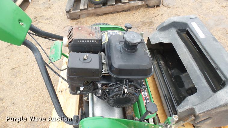 image for item EB9386 John Deere 220B greens mower