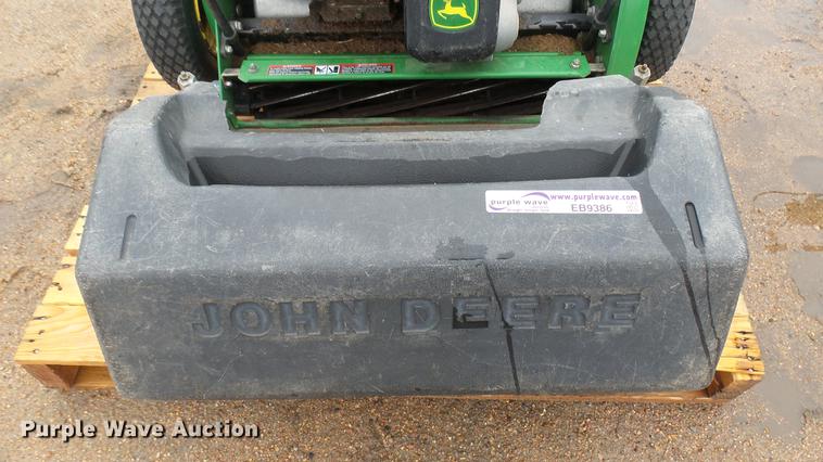 image for item EB9386 John Deere 220B greens mower
