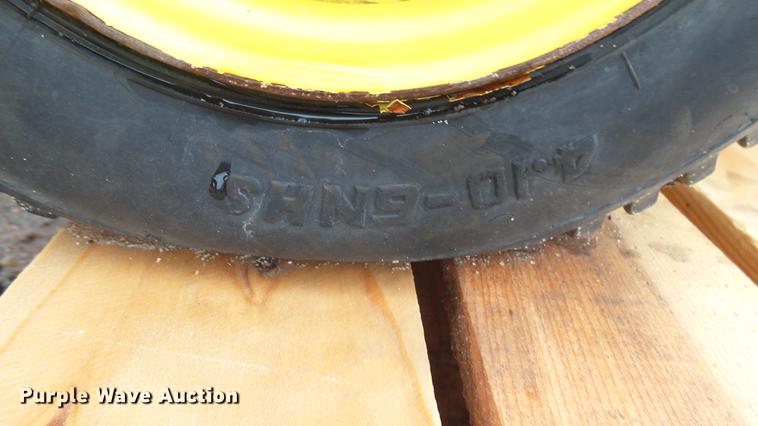 image for item EB9386 John Deere 220B greens mower